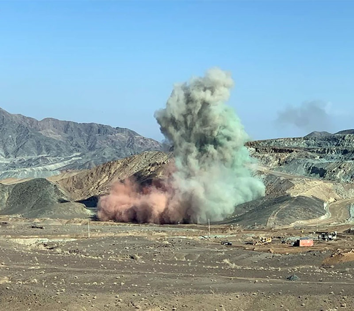 با حضور معاون رئیس جمهور و مدیرعامل چادرملو معدن آنومالی ۱۰ به بهره‌برداری رسید