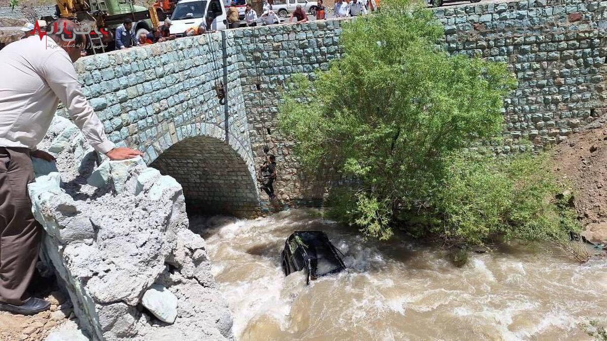 تصاویری هولناک از سقوط خودرو پرادو به رودخانه کرج + عکس