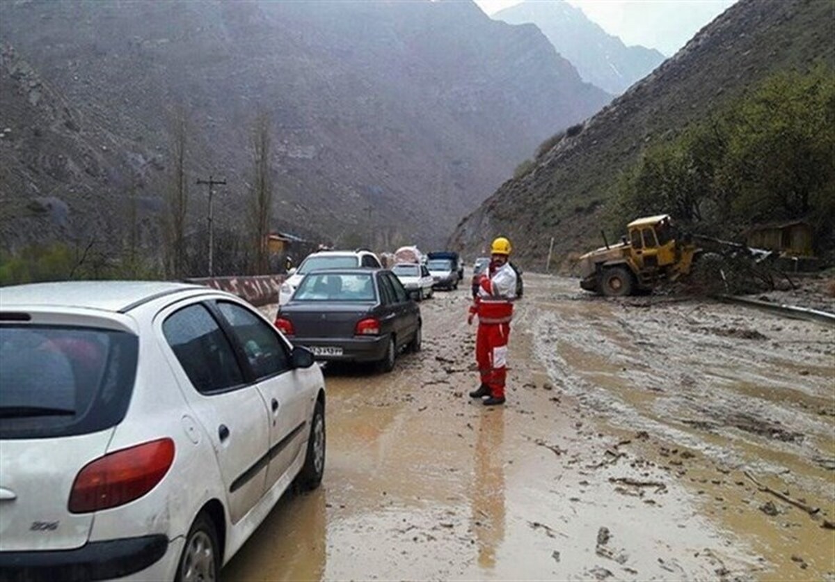 بارش باران در جاده‌های ۶ استان